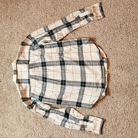 Banana Republic Relaxed Fit Button Shirt - Plaid with cream and green - Picture 10 of 10